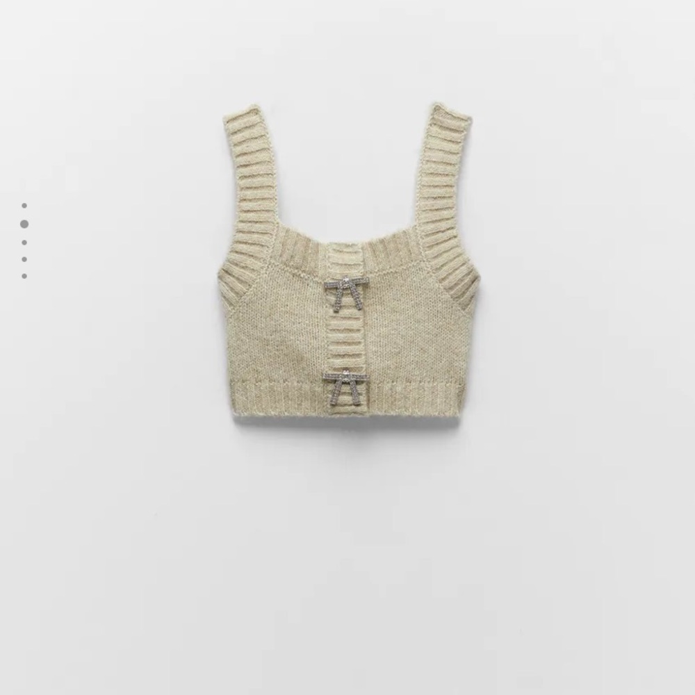 Zara Knit top with Jewel buttons